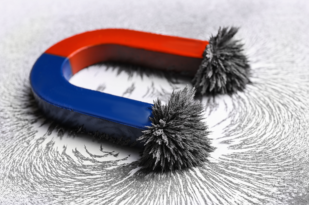 metal-supermarkets-uk-red-blue-horseshoe-magnet-attracting-metal